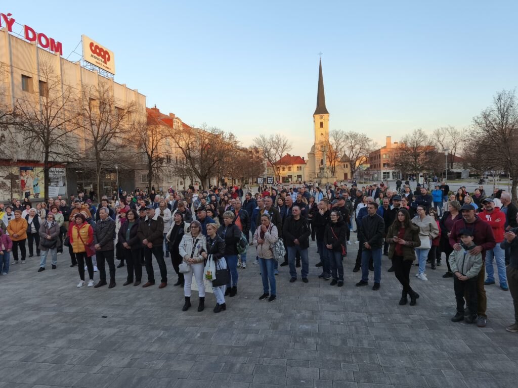 Protest v Nových Zámkoch. FOTO: Tomáš Pataki