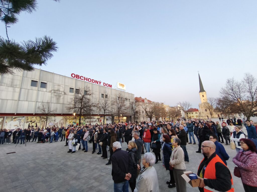 Protest v Nových Zámkoch. FOTO: Tomáš Pataki